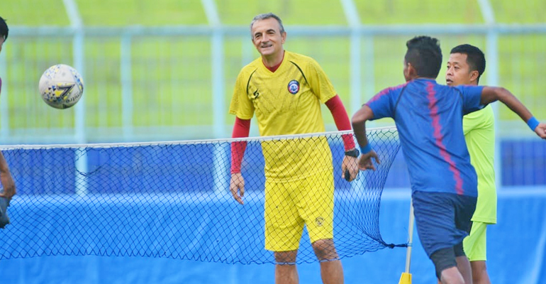 Jelang Lawan Semen Padang, Delapan Pemain Absen Latihan