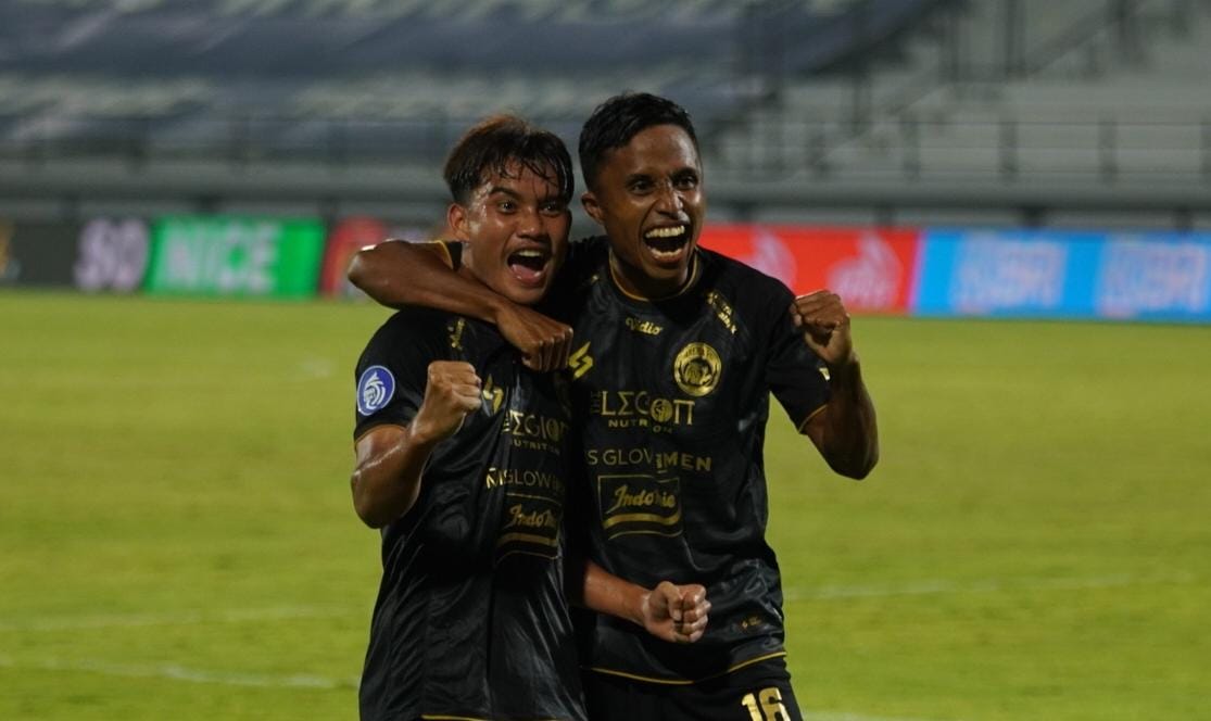 Kalahkan Persela, Arema FC Kembali Amankan  Puncak Klasemen Liga 1 2021