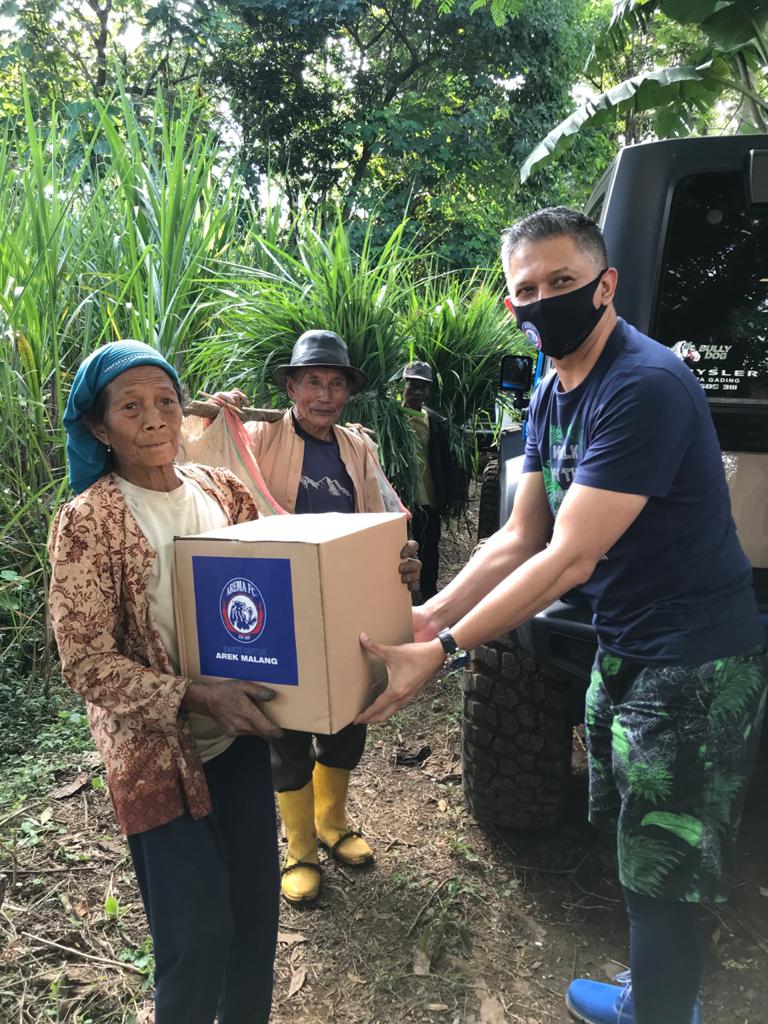 Bhakti Arema FC untuk Arek Malang Sasar Lansia dan Petani