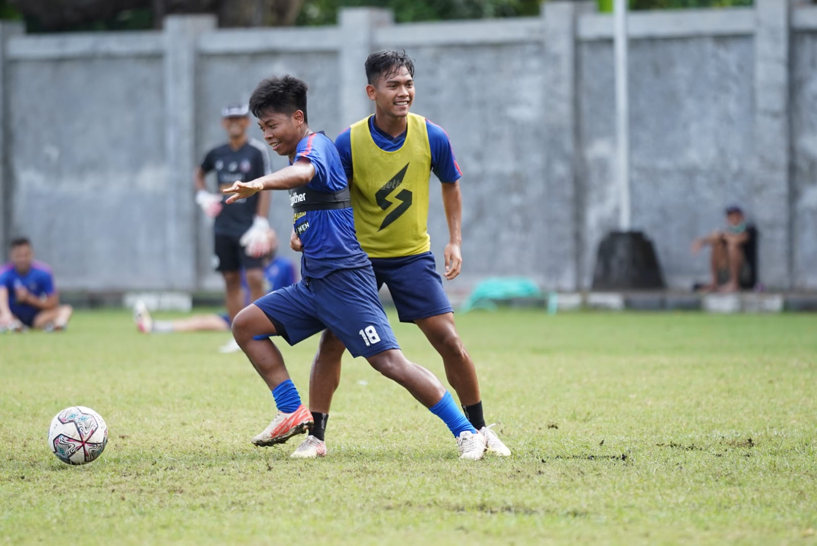 Optimis Dapatkan Tempat di Lini Utama, Arema FC Pinjamkan Dua Pemain Muda ke Deltras
