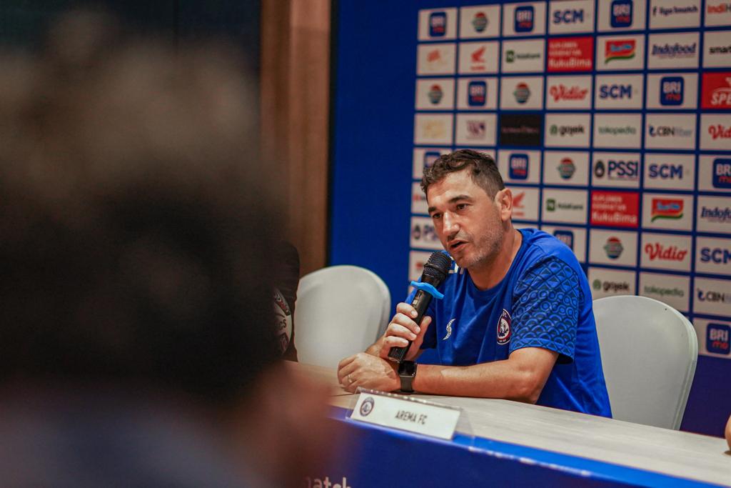 Arema FC Resmi Istirahatkan Eduardo Almeida 