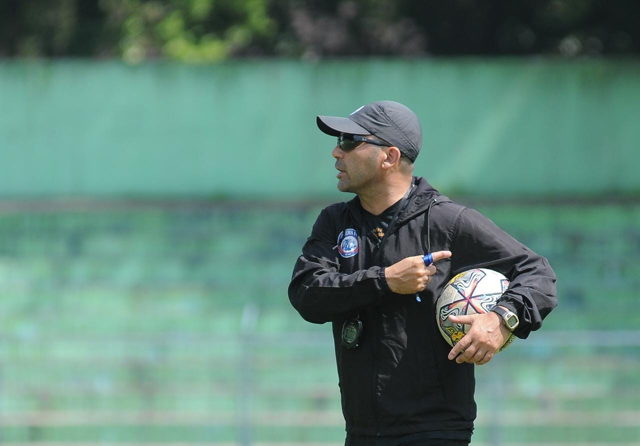 Resmi Pamit, Arema FC Ucapkan Terimakasih atas Dedikasi Javier Roca 