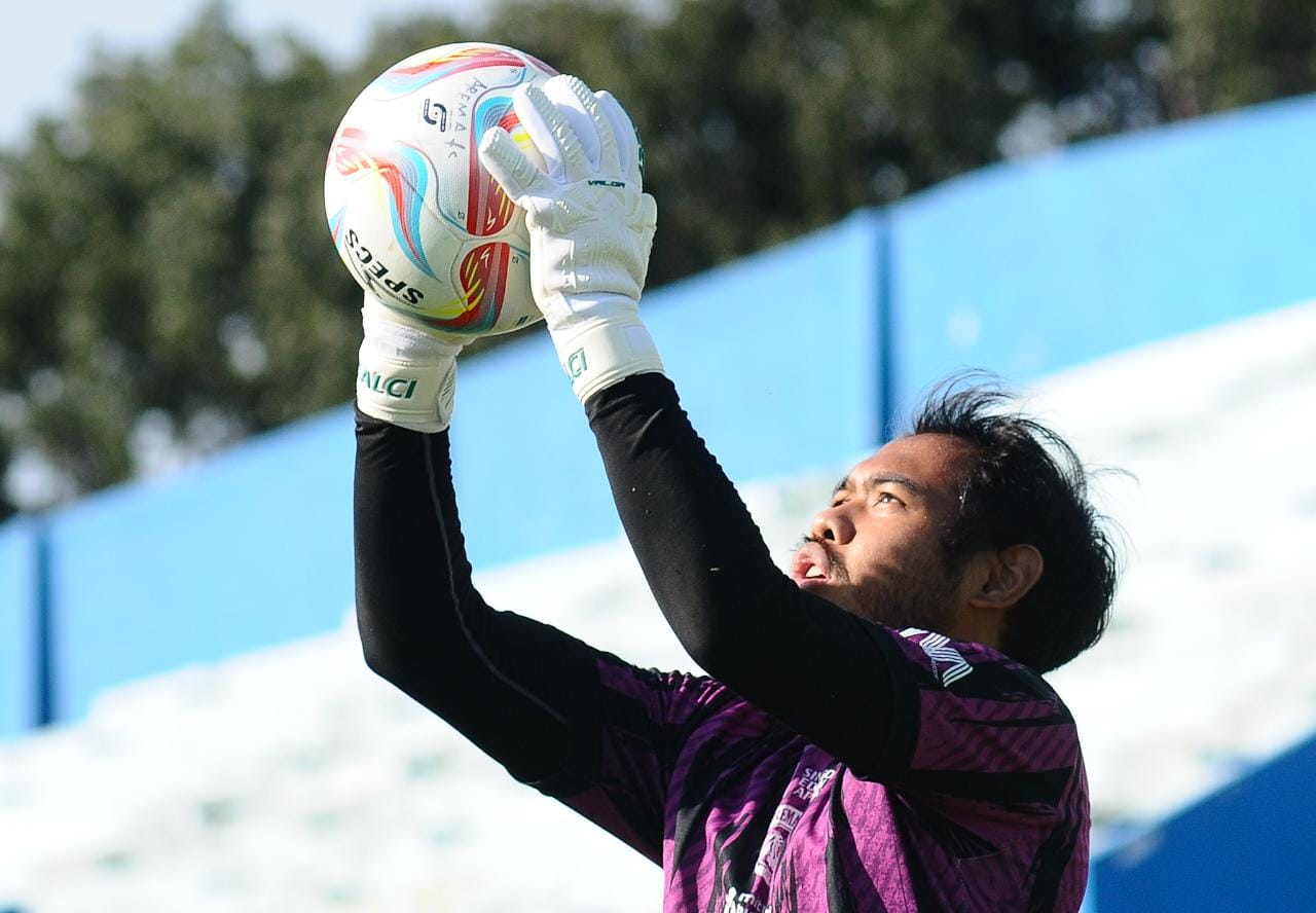 Proteksi Menit Bermain, Arema FC Pinjamkan Adixi Lenzivio ke PSMS Medan 