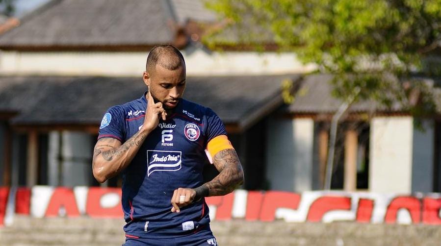 Dihadapkan  Dinamika Sepak Bola, Arema FC dan Gustavo Almeida Resmi Berpisah