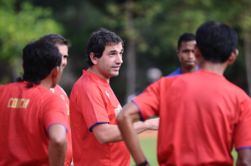 Ucapkan Tangames! Eduardo Almeida Bikin Aremania Terkejut