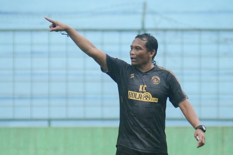 Tanpa Almeida, Kuncoro Kembali Pimpin Latihan Arema FC