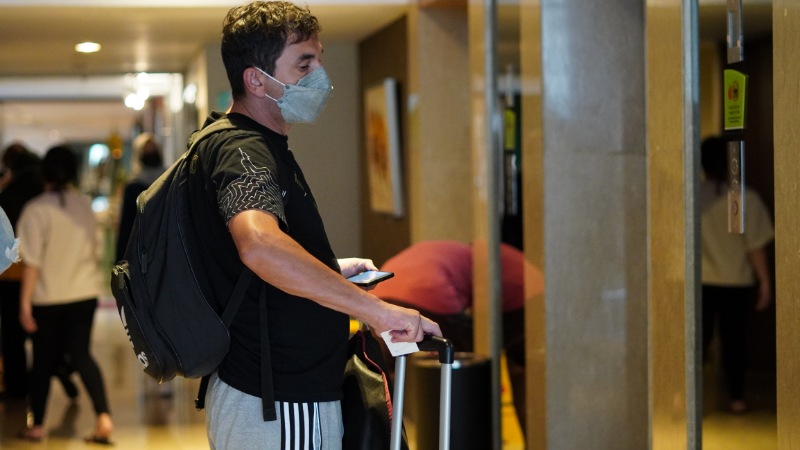 Prokes  Ketat BRI Liga 1 : Tiba di Bogor, Arema FC Disambut Swab Test