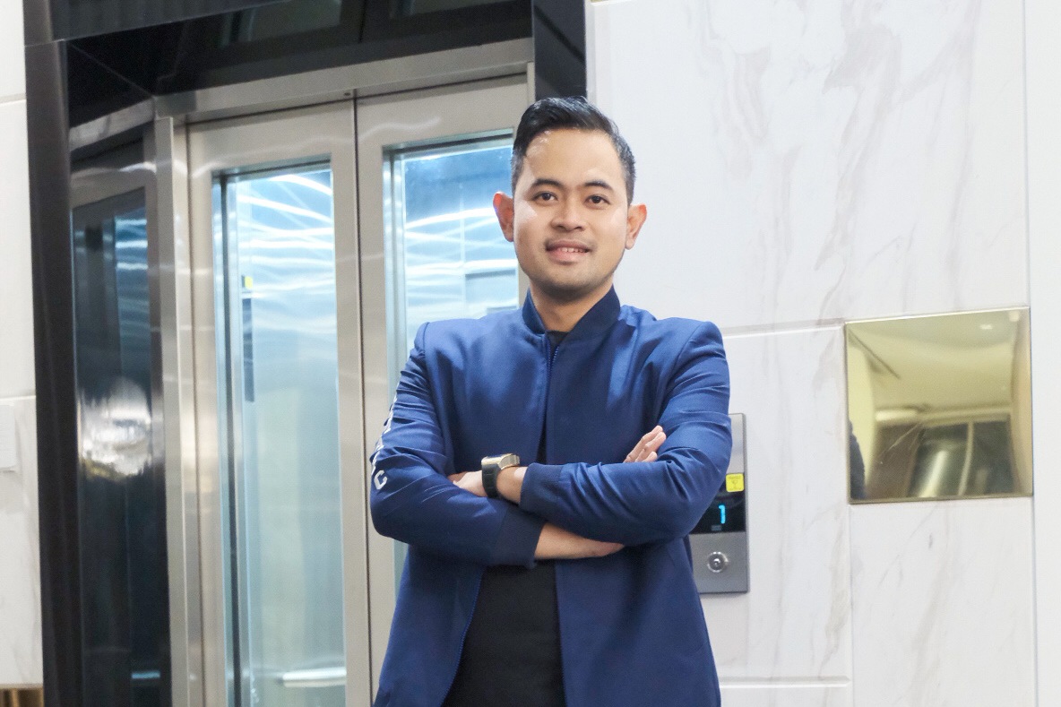 Presiden Arema FC Berikan Bantuan 10 Juta Rupiah Pada Aremania Asal Beiji Korban Laka