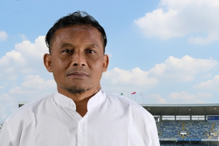 Janji Setia Tuntas di Gajayana: Kuncoro, Napas Terakhir Sang Legenda di Atas Rumput yang Membesarkannya