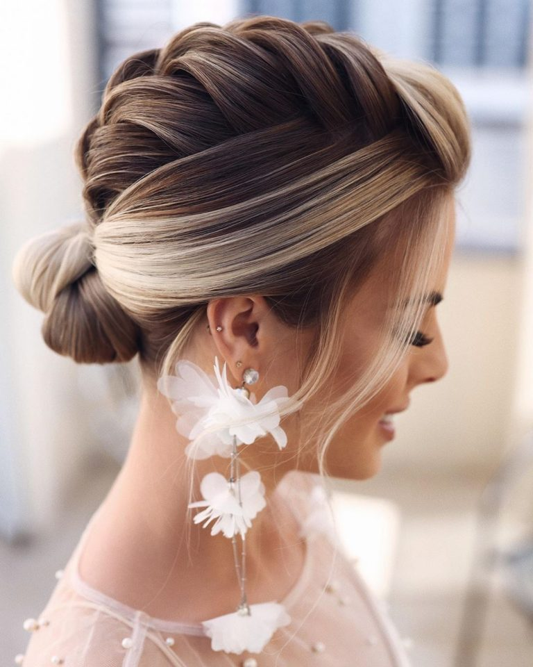 Knotted Chignon Best Hairstyle For Party