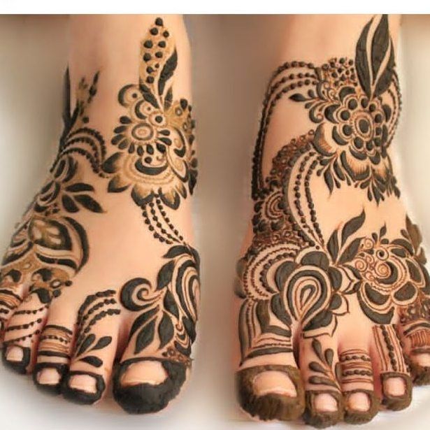 Khafif Foot Mehendi Design